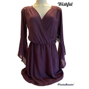 NWT Wishful SZ M Woman’s Beautiful Plum Flare Sleeve Flowey Dress